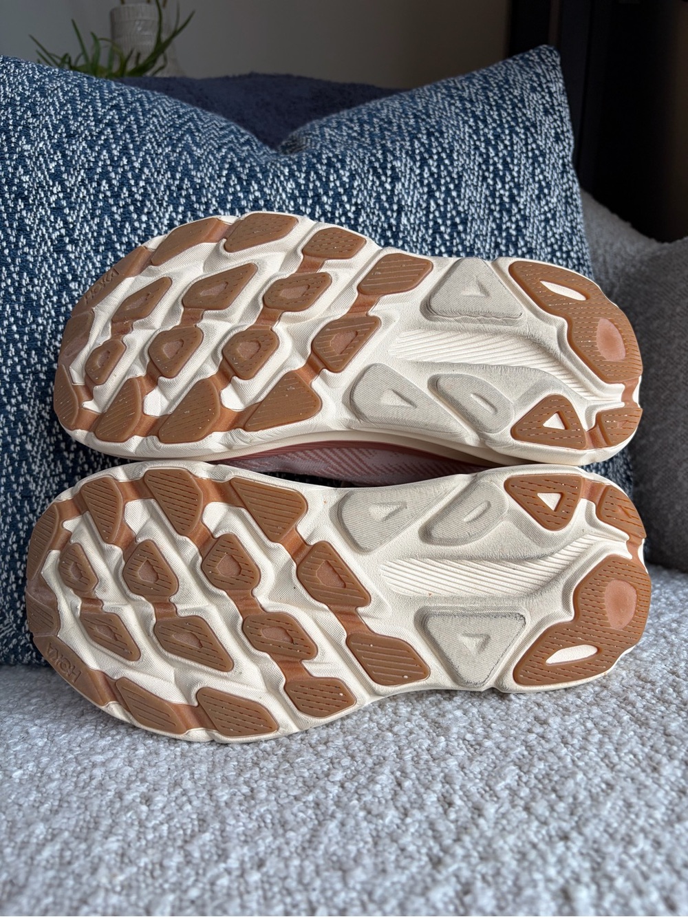 Hoka Clifton 9 Running Shoes~ size 8B - Picture 11 of 11